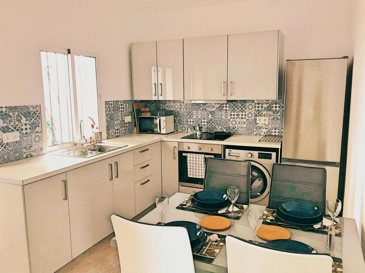 Town House With Patio In Quiet Residential Area 10 Min From Beach Torremolinos Quarto foto