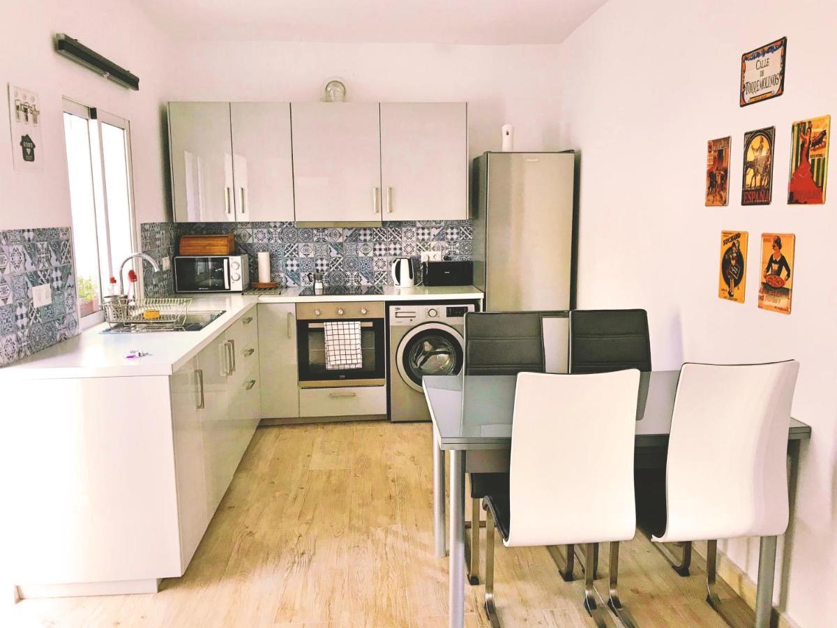 Town House With Patio In Quiet Residential Area 10 Min From Beach Torremolinos Exterior foto